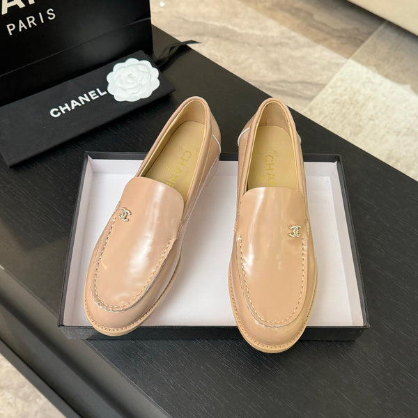 CC 25C Moccasins Beige Patent Leather