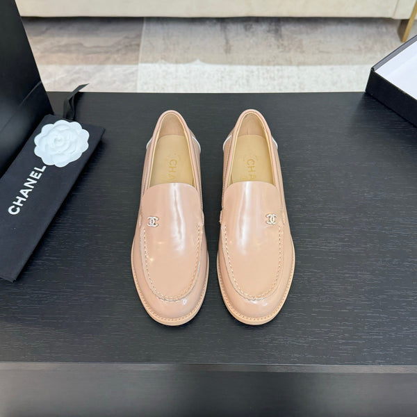 CC 25C Moccasins Beige Patent Leather