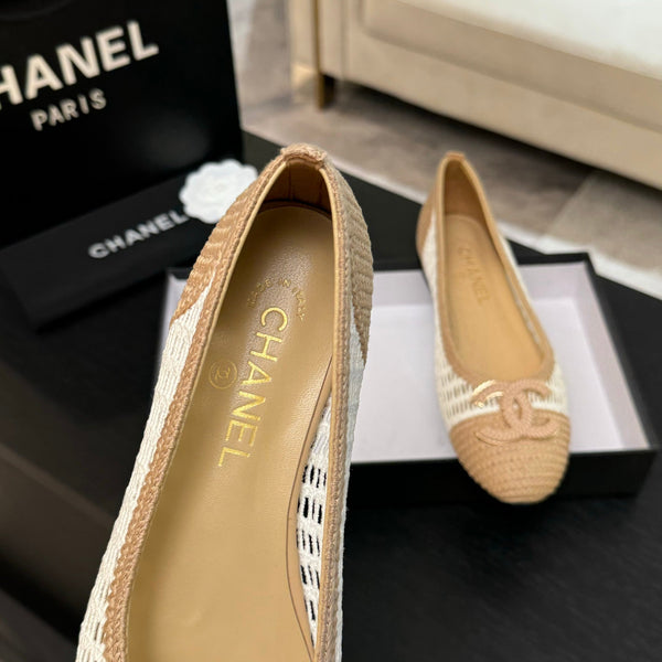 CC 25P Ballet Flat White Beige Raffia Large Logo