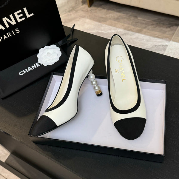 CC 25S Pump 85mm White Calfskin Black Grosgrain