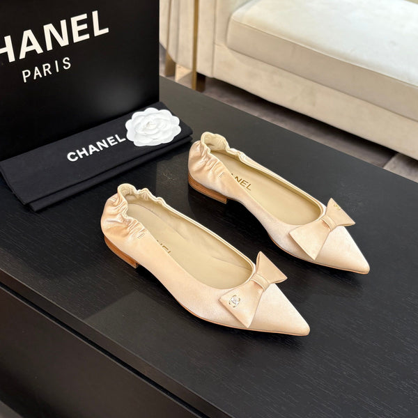 CC 25A Ballerina Beige Satin And Sheepskin 373778