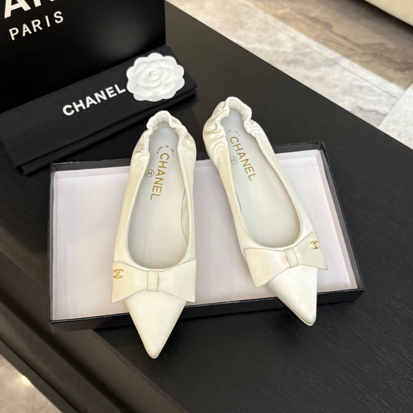 CC 25A Ballerina Ivory Satin And Sheepskin 373780