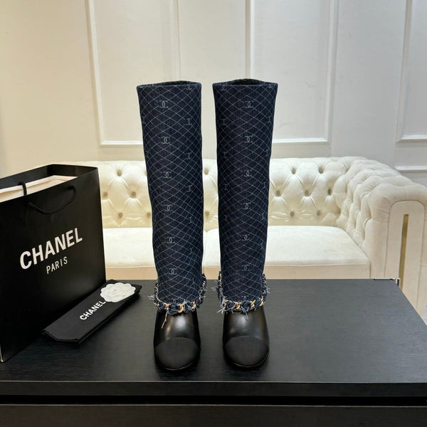 CC 25B Stivali alti blu navy in denim con catena in grosgrain nero 373807