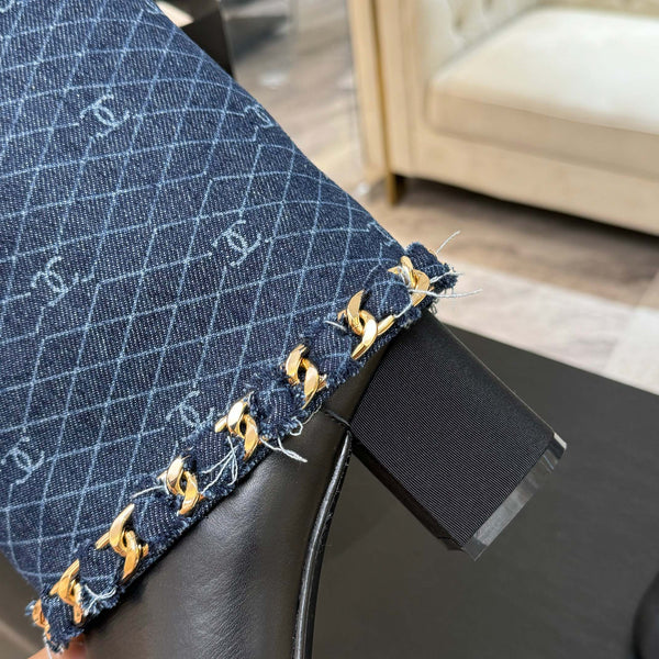 CC 25B Stivali alti blu navy in denim con catena in grosgrain nero 373807