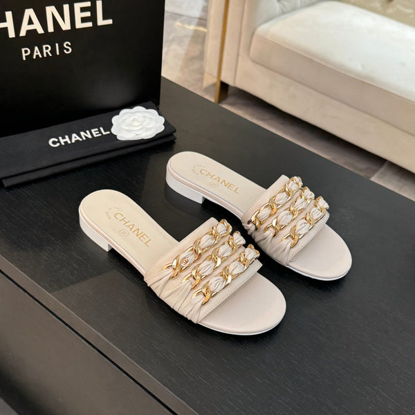 CC 25B Flat Mule Sandals Ivory Sheepskin With Chain 373815