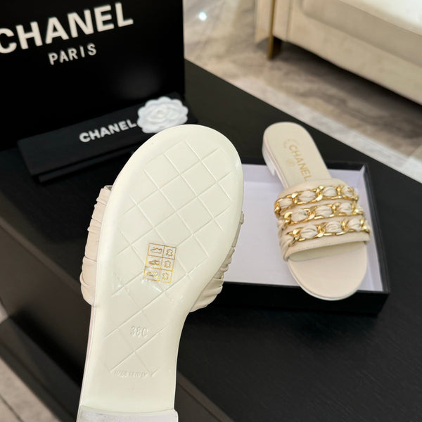 CC 25B Flat Mule Sandals Ivory Sheepskin With Chain 373815