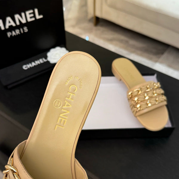 CC 25B Flat Mule Sandals Beige Sheepskin With Chain 373816