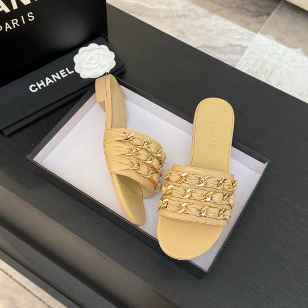 CC 25B Flat Mule Sandals Beige Sheepskin With Chain 373816