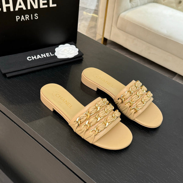 CC 25B Flat Mule Sandals Beige Sheepskin With Chain 373816