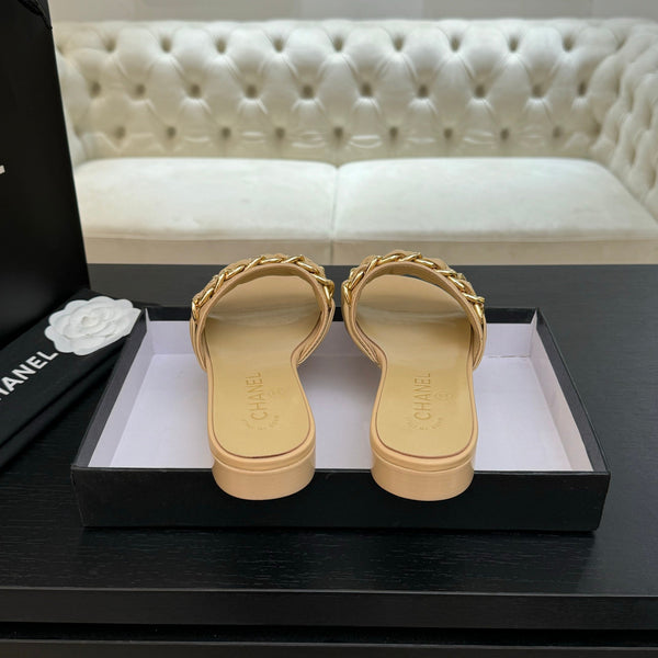 CC 25B Flat Mule Sandals Beige Sheepskin With Chain 373816