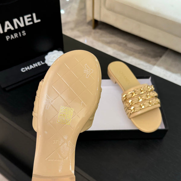 CC 25B Flat Mule Sandals Beige Sheepskin With Chain 373816