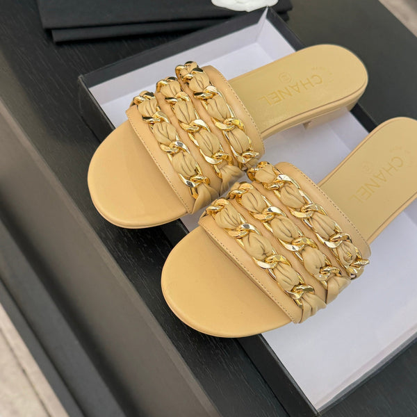 CC 25B Flat Mule Sandals Beige Sheepskin With Chain 373816