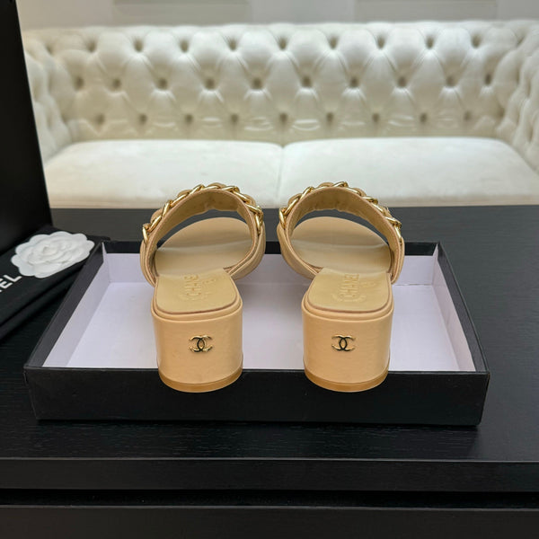 CC 25B Heel Mule Sandals 50mm Beige Sheepskin With Chain 373818