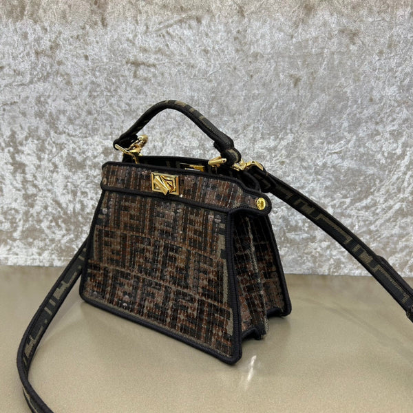 BORSA FENDI PEEKABOO ISEEU 20 IN PELLE NAPPA NERA MISTA MARRONE CIOCCOLATO CON FERRAMENTA ORO