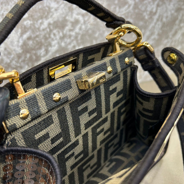 BORSA FENDI PEEKABOO ISEEU 20 IN PELLE NAPPA NERA MISTA MARRONE CIOCCOLATO CON FERRAMENTA ORO