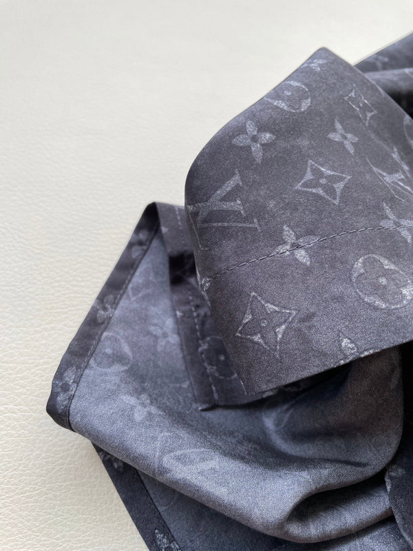LV Pattern Set Black Silk
