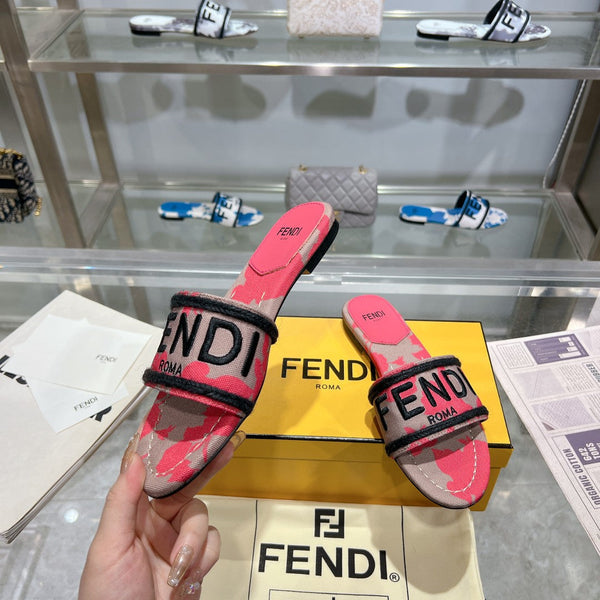 Ciabatte FF Signature da donna in tela rosa scuro e grigia