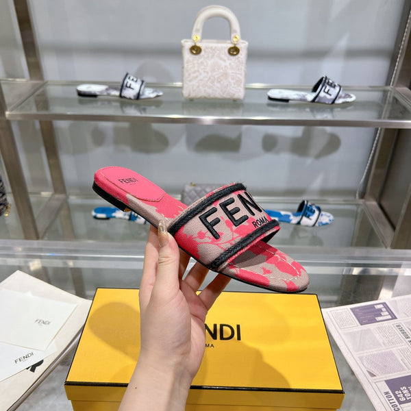 Ciabatte FF Signature da donna in tela rosa scuro e grigia