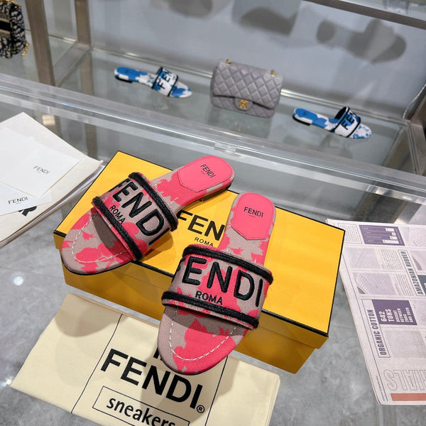 Ciabatte FF Signature da donna in tela rosa scuro e grigia