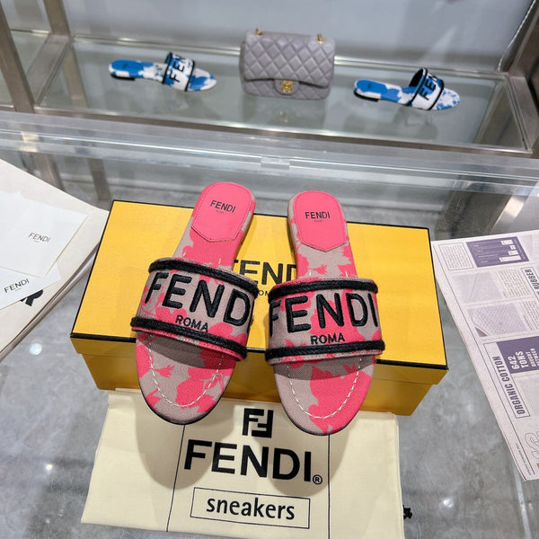 Ciabatte FF Signature da donna in tela rosa scuro e grigia