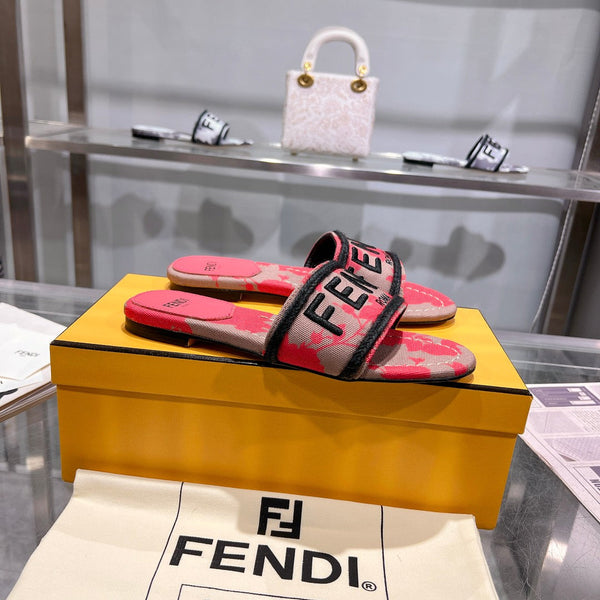 Ciabatte FF Signature da donna in tela rosa scuro e grigia