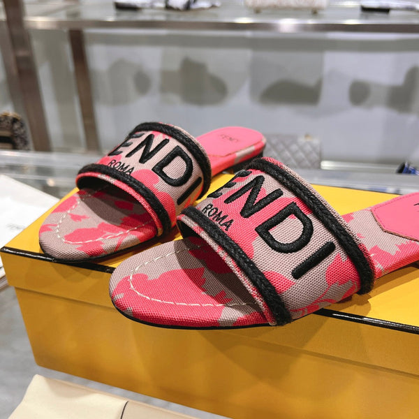 Ciabatte FF Signature da donna in tela rosa scuro e grigia