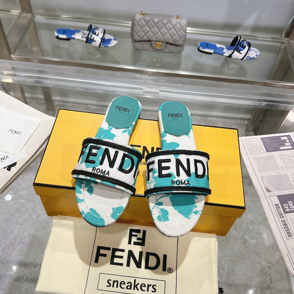 Ciabatte FF Signature da donna in tela turchese e bianca