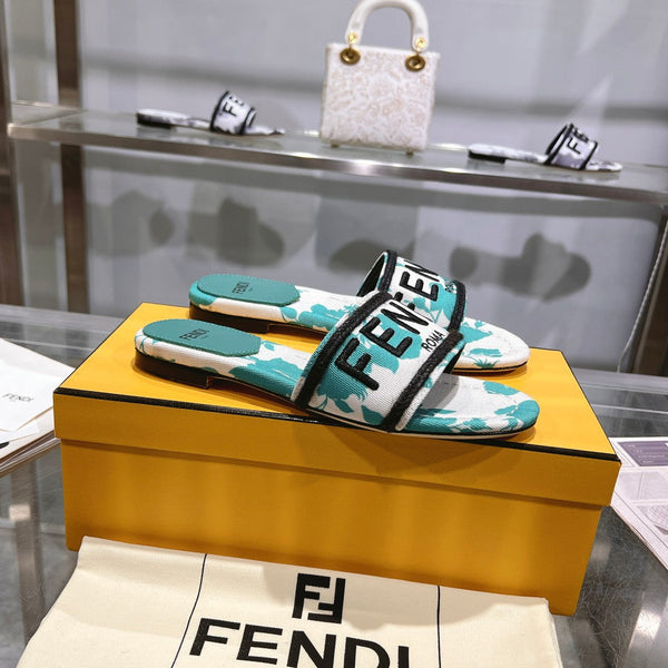 Ciabatte FF Signature da donna in tela turchese e bianca