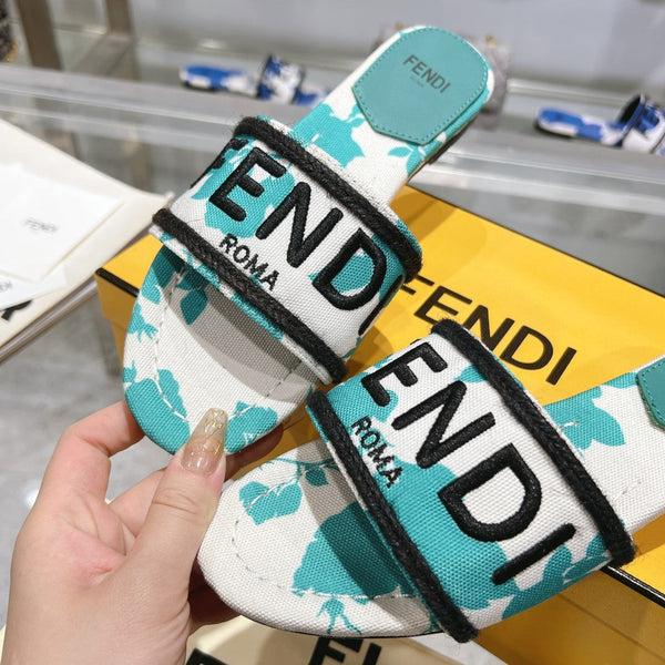 Ciabatte FF Signature da donna in tela turchese e bianca