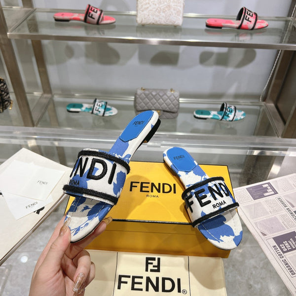 Ciabatte FF Signature da donna in tela blu e bianca