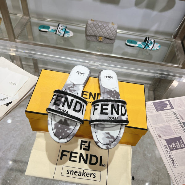 Ciabatte FF Signature da donna in tela grigia