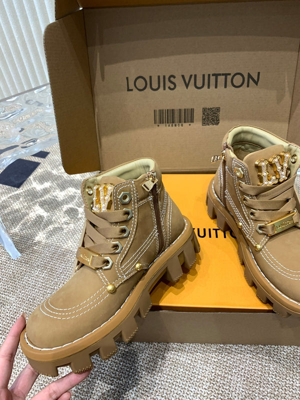 Stivaletti LV Checker in pelle di vitello nabuk beige