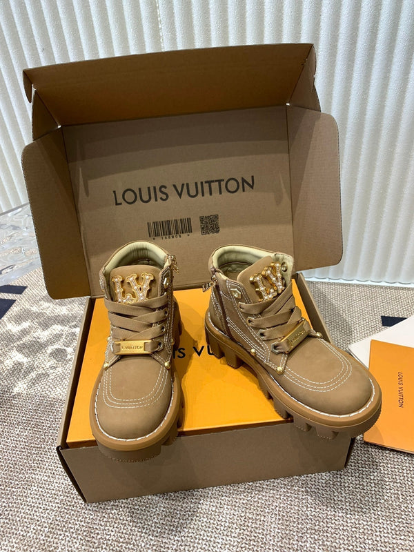 Stivaletti LV Checker in pelle di vitello nabuk beige