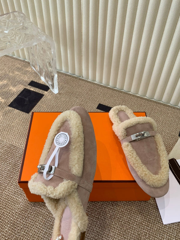 HM Oz Mule In Light Purple Suede Lined With Wool Fleece 113187