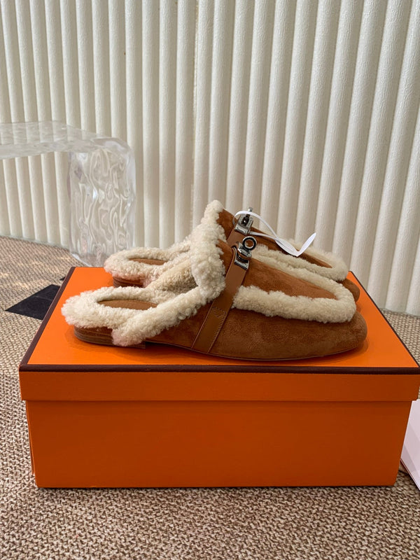 HM Oz Mule In Caramel Suede Lined With Wool Fleece 113189