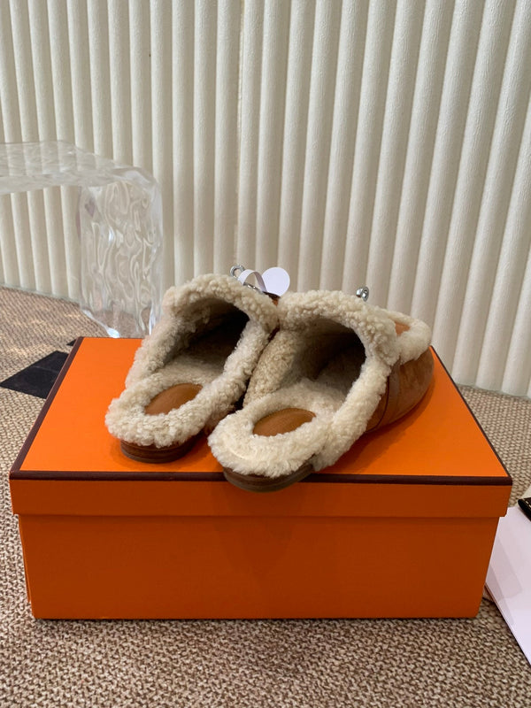 HM Oz Mule In Caramel Suede Lined With Wool Fleece 113189