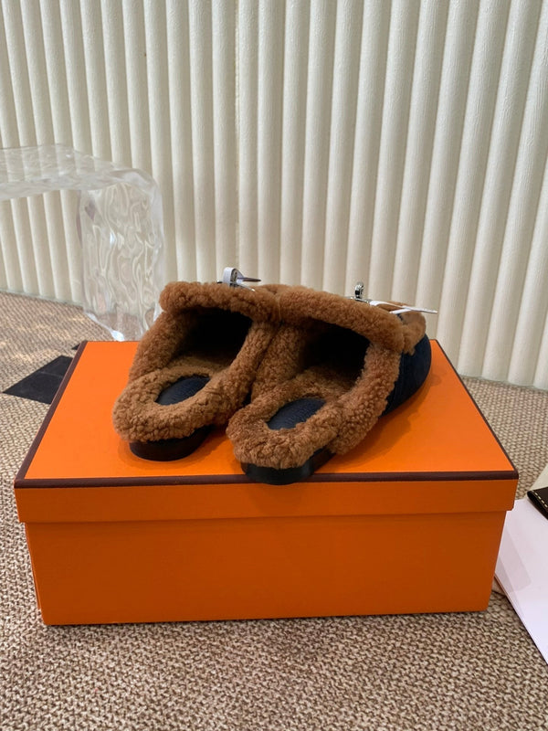 HM Oz Mule In Black Suede Lined With Wool Fleece 113195