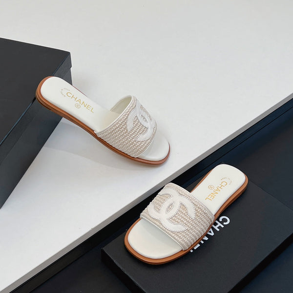 CC Slippers In White Palm Fiber 149736