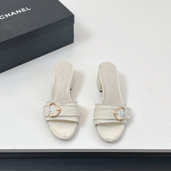 CC Mule Sandals In White Canvas Fabric 149437