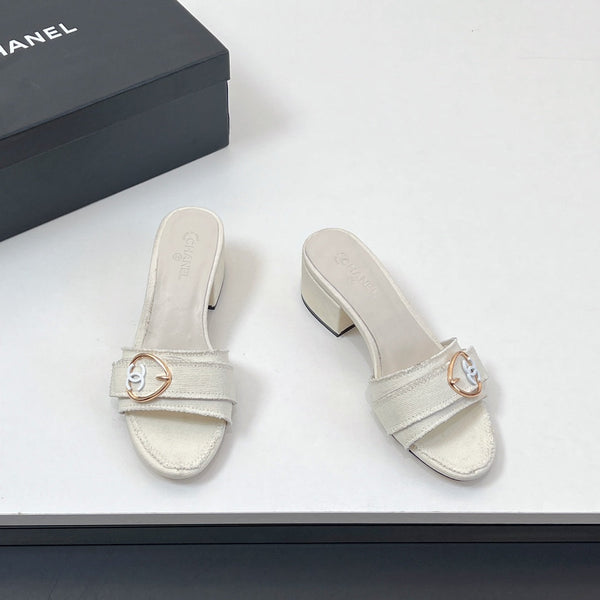 CC Mule Sandals In White Canvas Fabric 149437