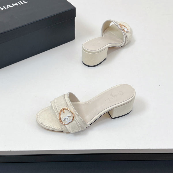 CC Mule Sandals In White Canvas Fabric 149437