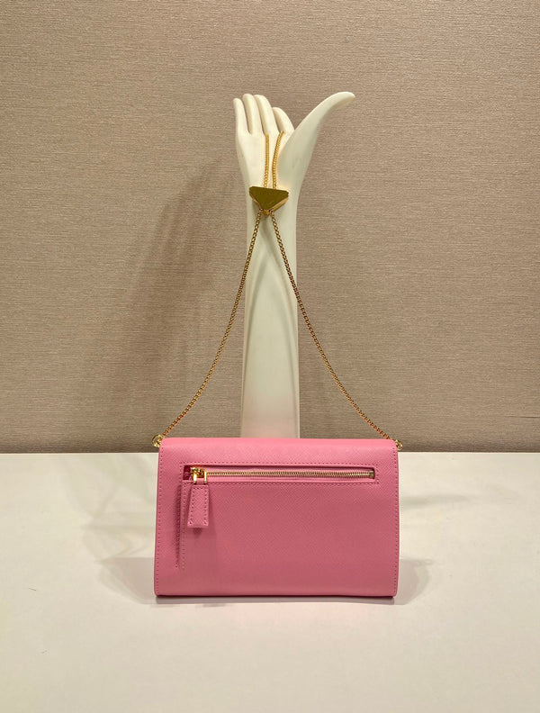 Borsa a busta con motivo a croce PRA in pelle rosa 341153