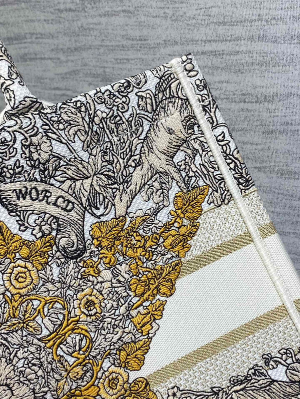 MEIDUM 36 BOOK TOTE IN COLORFUL CANVAS 226304