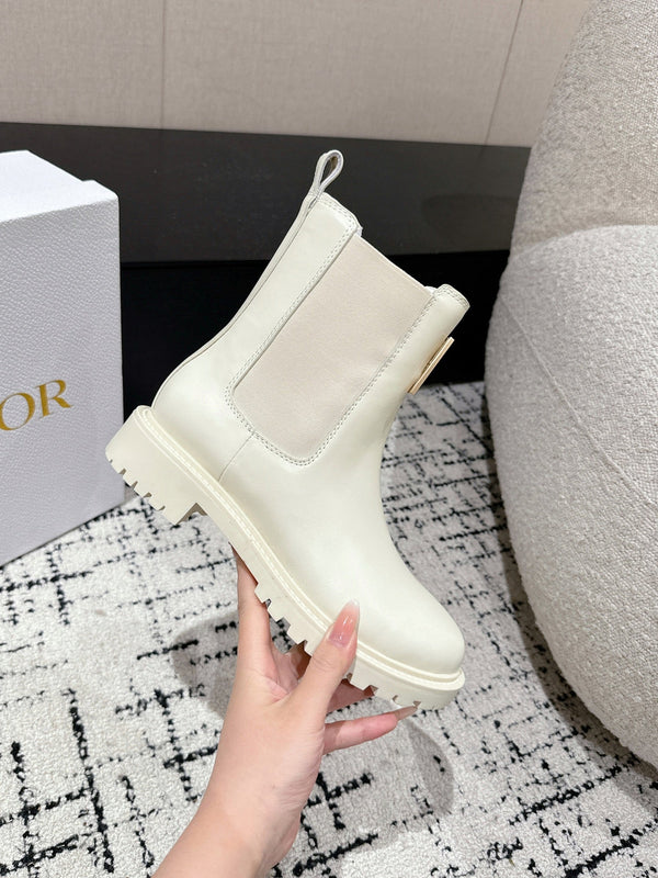 CD Miss Dior Chelsea Boots In White Calfskin 103728
