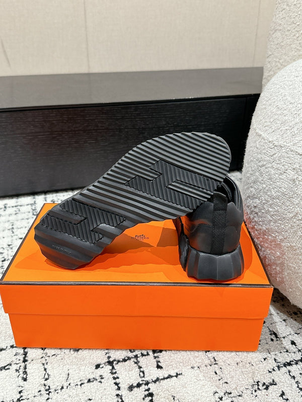 HM Jump Sneaker In Black Cowhide 985306