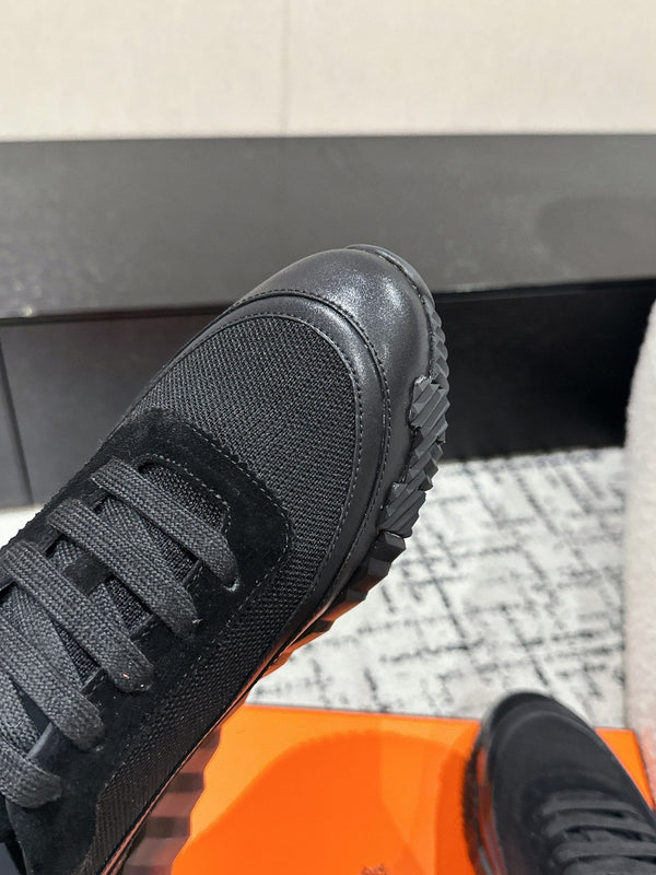 HM Sneaker In Black Mesh Fabric 985315