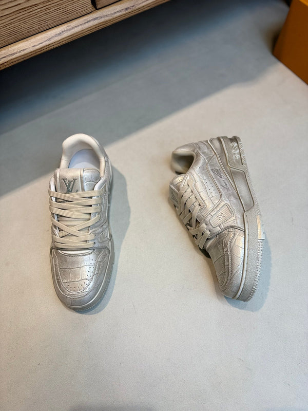LV MEN'S LUXURY DESIGNER SPORTS SILVER SNEAKERS