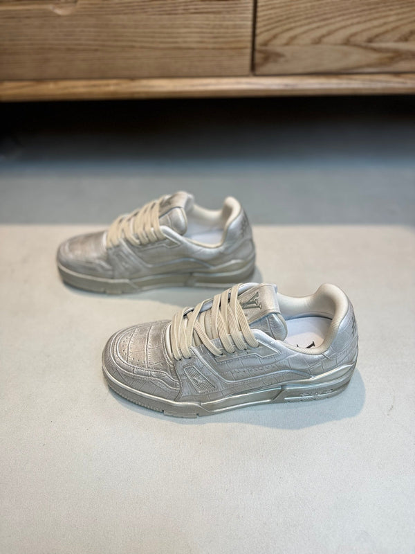 LV MEN'S LUXURY DESIGNER SPORTS SILVER SNEAKERS