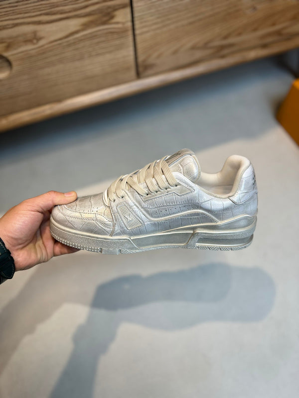 LV MEN'S LUXURY DESIGNER SPORTS SILVER SNEAKERS