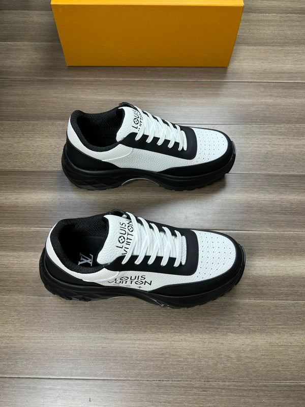 SNEAKER LV SPORT IN PELLE DI VITELLO BIANCO MIX NERO CON LOGO